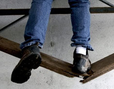 worker falling from scaffolding